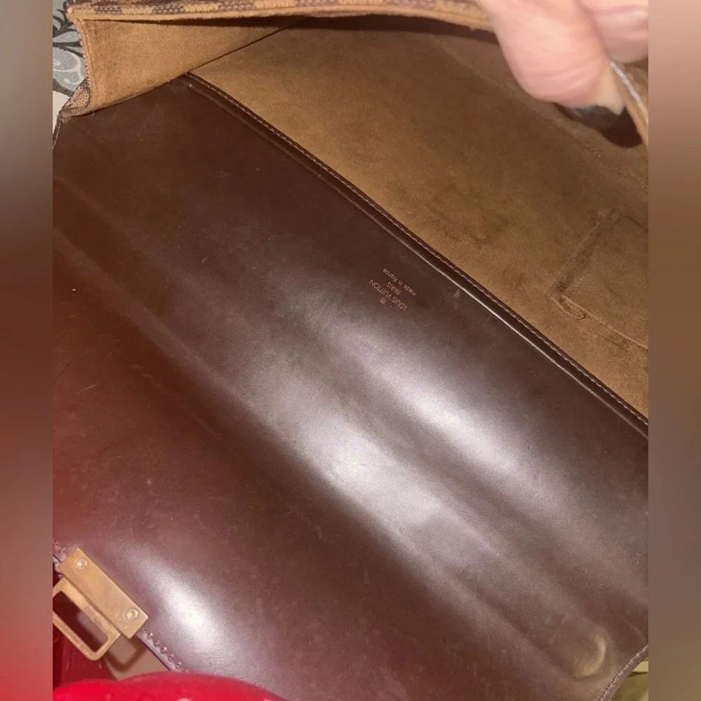 Louis Vuitton Luxury Brown Checkered Briefcase great condition